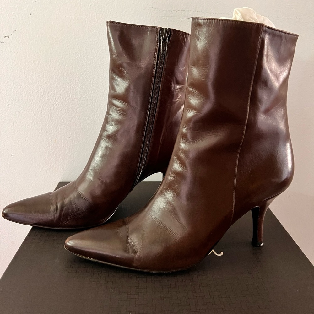 Cole Haan booties chocolate color size 6